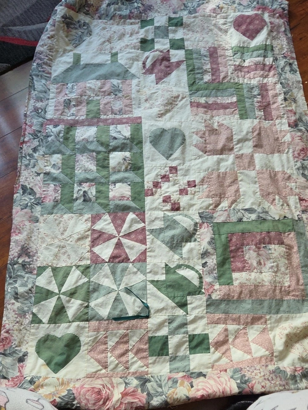 Patchwork Sampler Quilt in Green & Pink